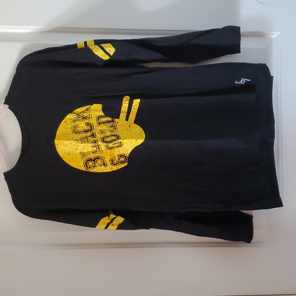 Sideline long sleeve football t-shirt Iowa Hawkeye size XL, like new